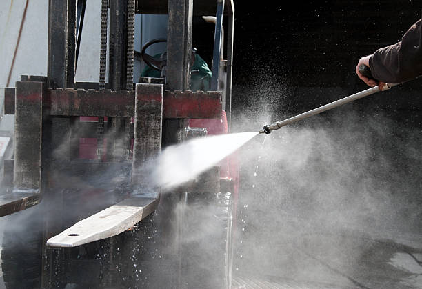 Why Choose Our Certified Pressure Washing Experts for Your Project Needs in South Highpoint, FL?